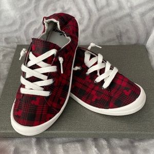 NWOT Disney Mickey Mouse Holiday Plaid Sneaker 8.5 WW